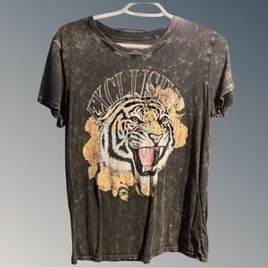 GUESS   💎 Graphic black tiger tee 💎